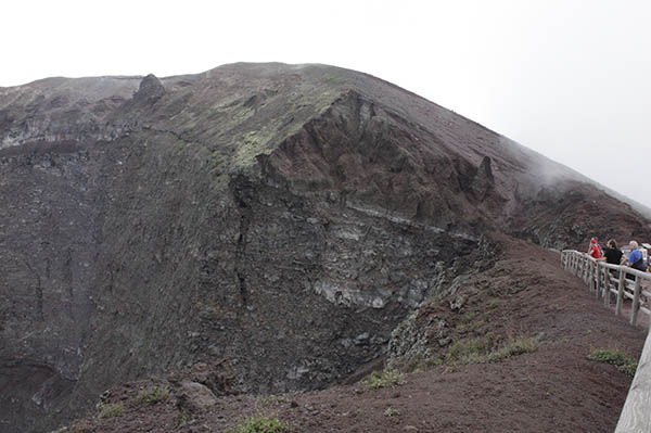 Creste intorno al cono del Vesuvio FP